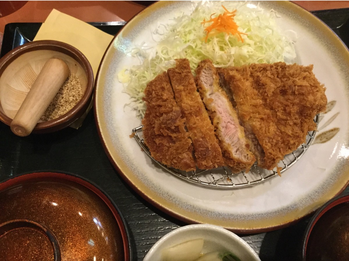 西新宿の夜景を見ながらトンカツが食べられる とんかつ伊勢 新宿nsビル店 に行ってきました 新宿ニュースblog 西新宿の夜景を見ながらトンカツが食べられる とんかつ伊勢 新宿nsビル店 に行ってきました 新宿ニュースblog