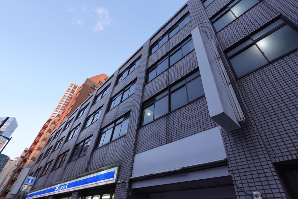 ローソン 新宿 四 丁目 店